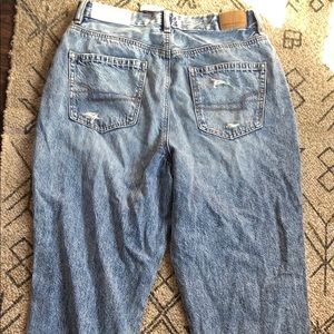 AE CURVY MOM JEAN American Eagle Jean